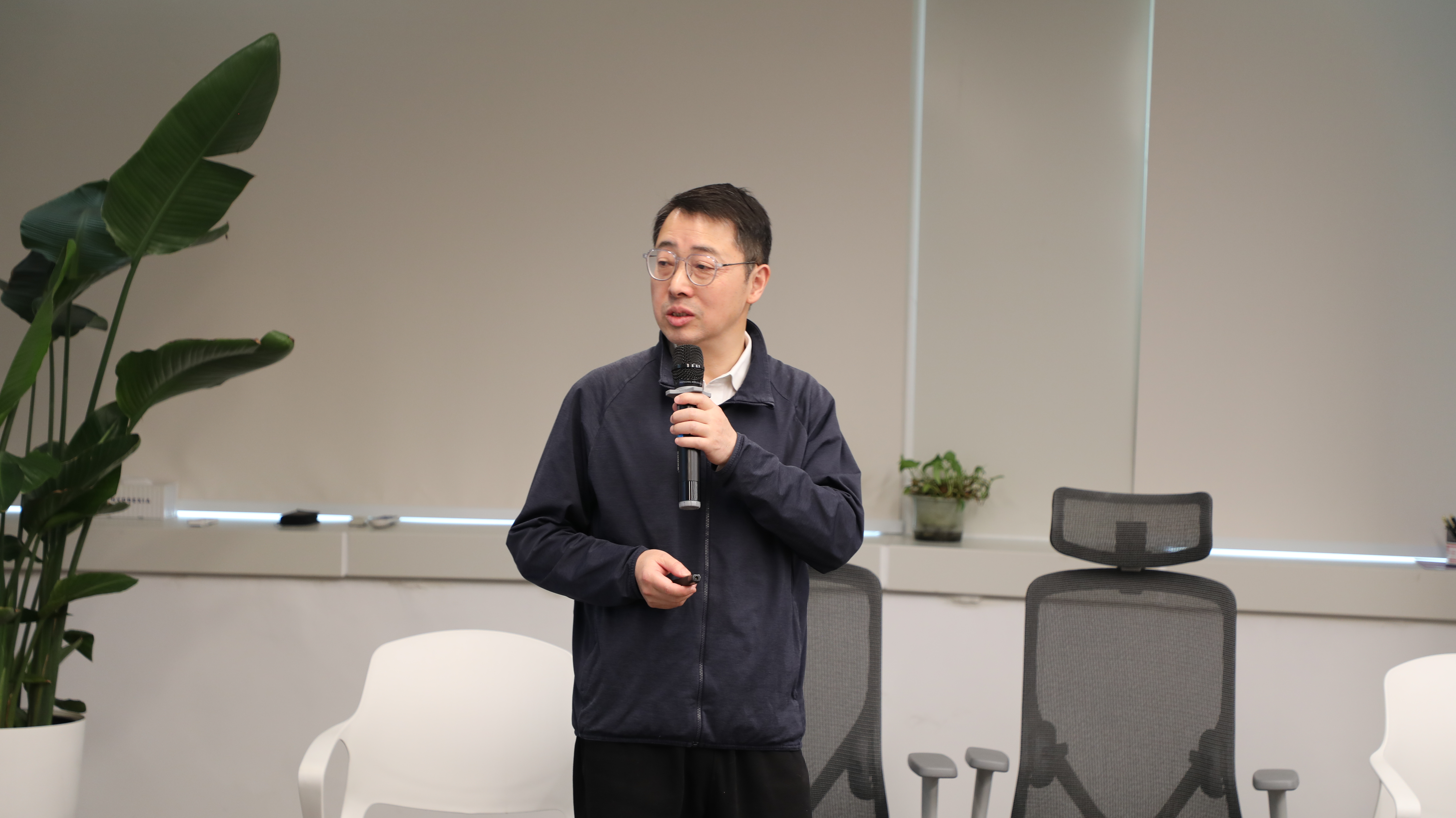1778306743368341.jpg 饶文涛.JPG